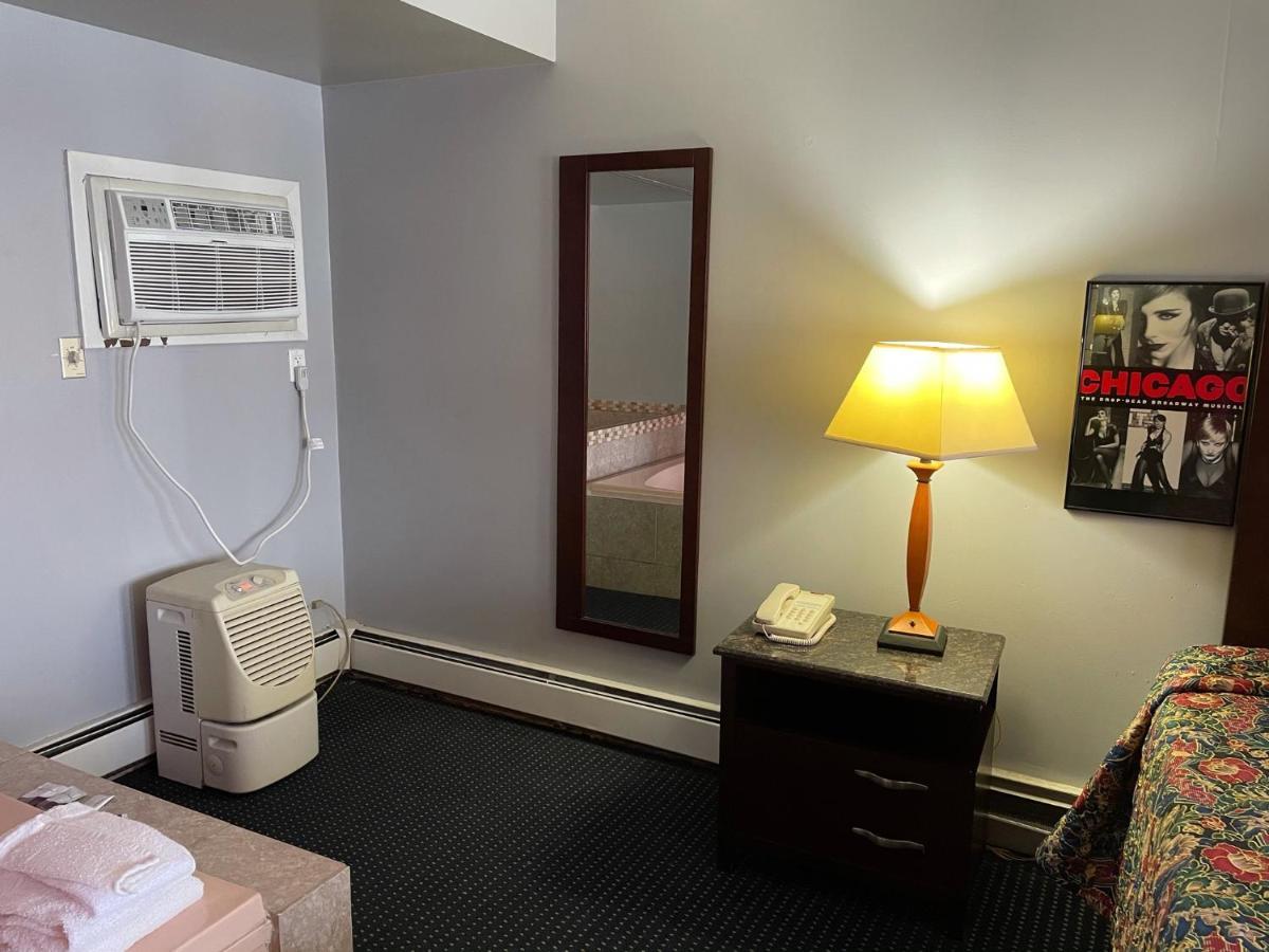American Inn And Suites Countryside Экстерьер фото