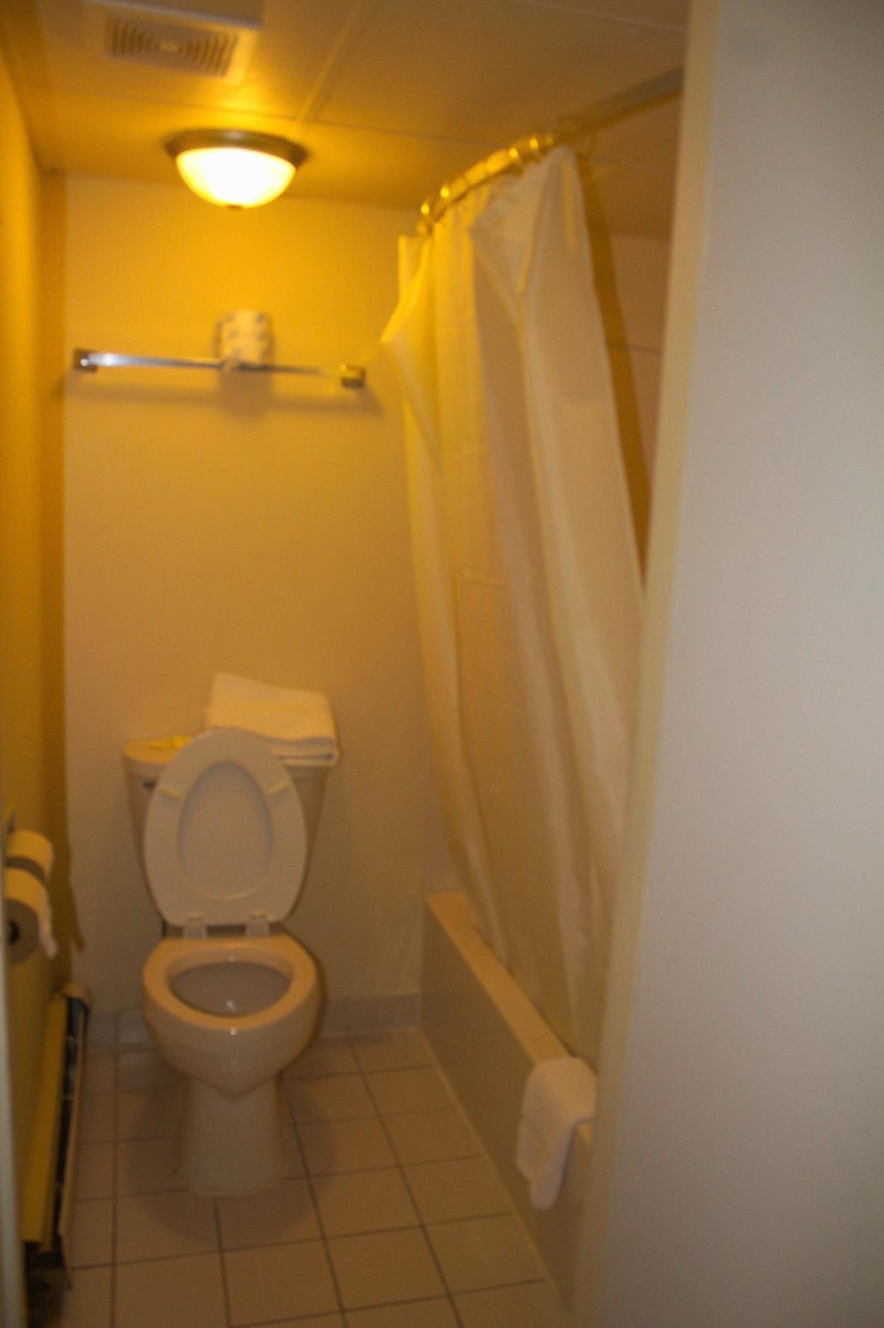 American Inn And Suites Countryside Экстерьер фото