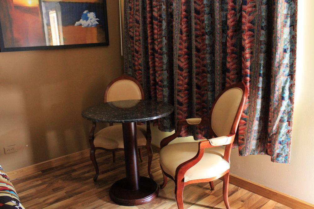 American Inn And Suites Countryside Экстерьер фото