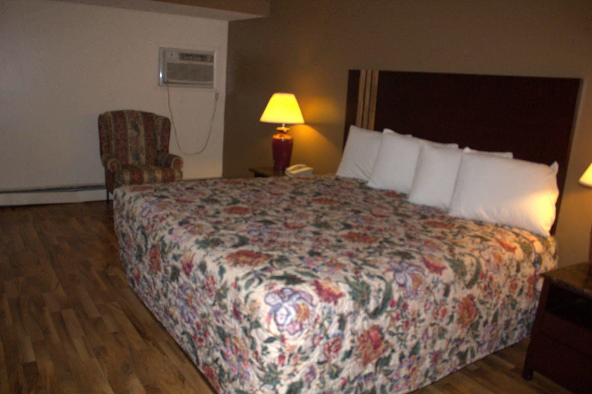 American Inn And Suites Countryside Экстерьер фото