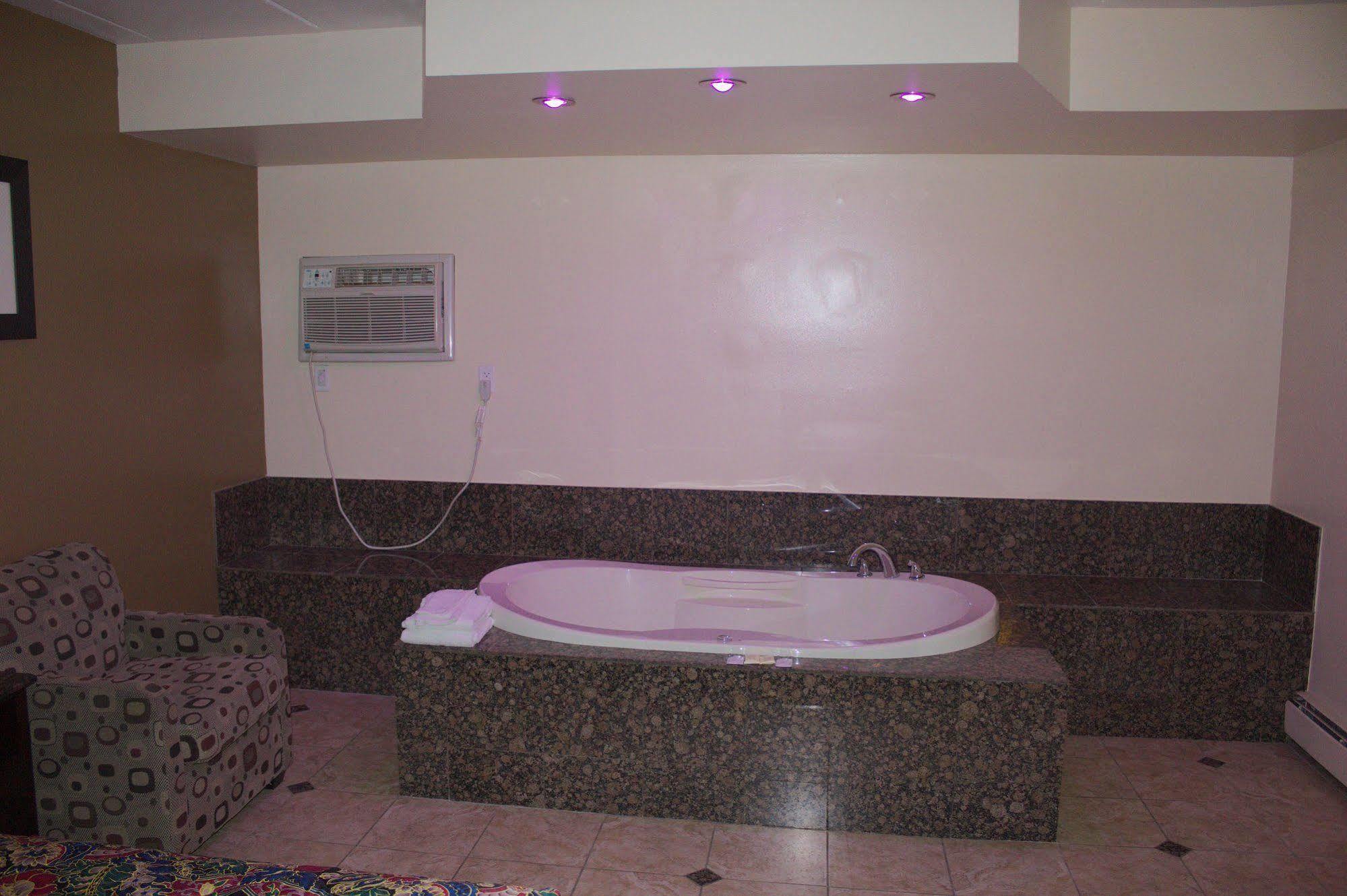 American Inn And Suites Countryside Экстерьер фото